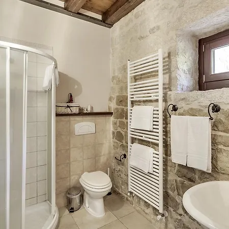 منزل ريفي Silva Suri مارينا دي راغوزا