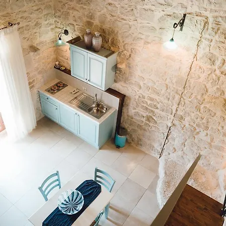 Silva Suri منزل ريفي *