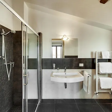 Silva Suri منزل ريفي *